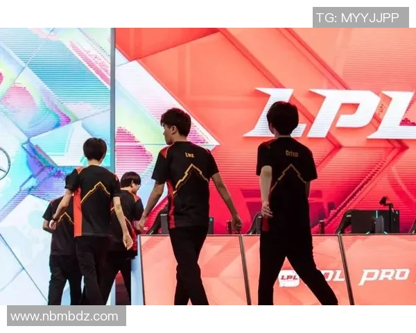 电竞数据洲际赛分析FPX战队实力表现与未来发展潜力探讨